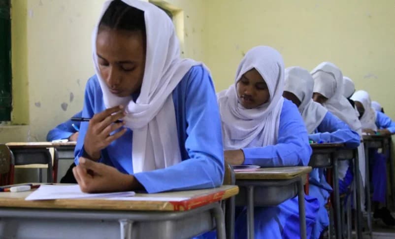 السياسة والأخبار