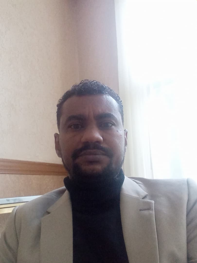 أزمة الثقة بين الشباب السوداني بين حلم الديمقراطية ومخاطر العسكرة