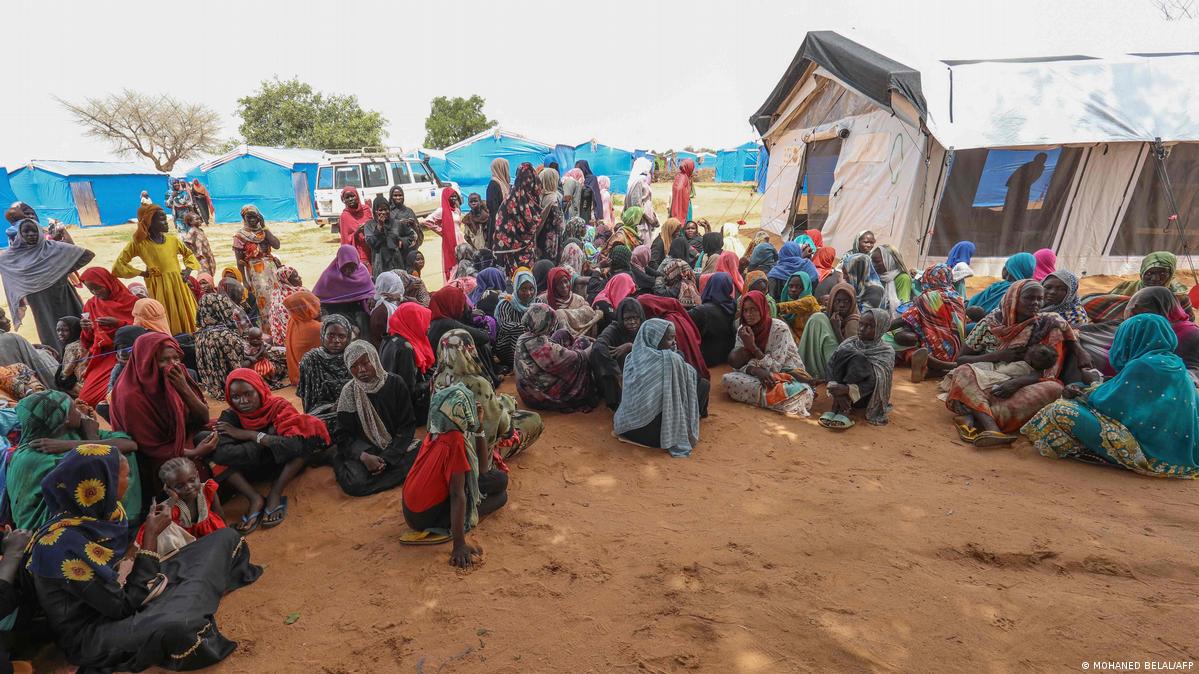 تحذر من تراجع التمويل .. أزمة السودان تدفع آلاف النساء إلى مخيمات تشاد